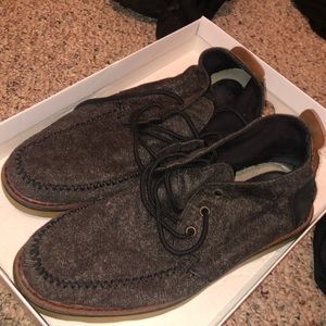 Size 9 toms canvas sneakers